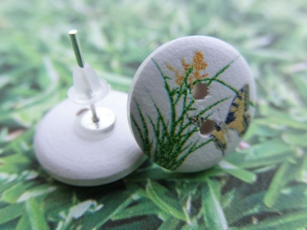 Holz Knopf Ohrstecker Blume Schmetterling Gras